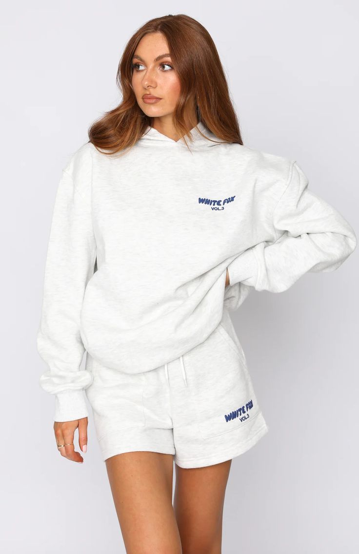 Appeal of the White Fox Hoodie: A Fusion of Style and Comfort缩略图