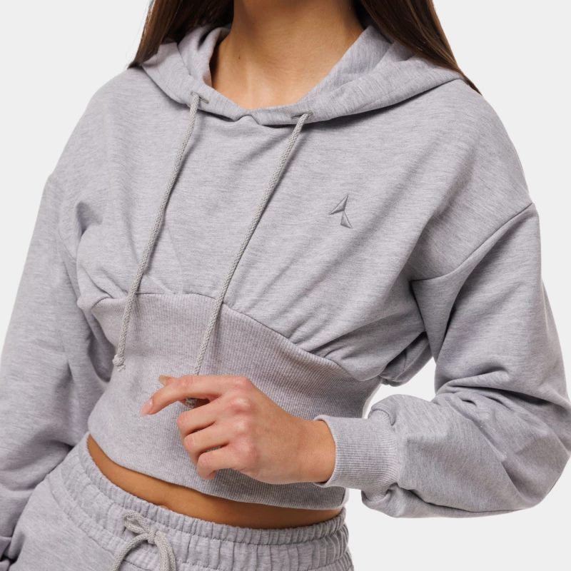 	
grey sweatshirt